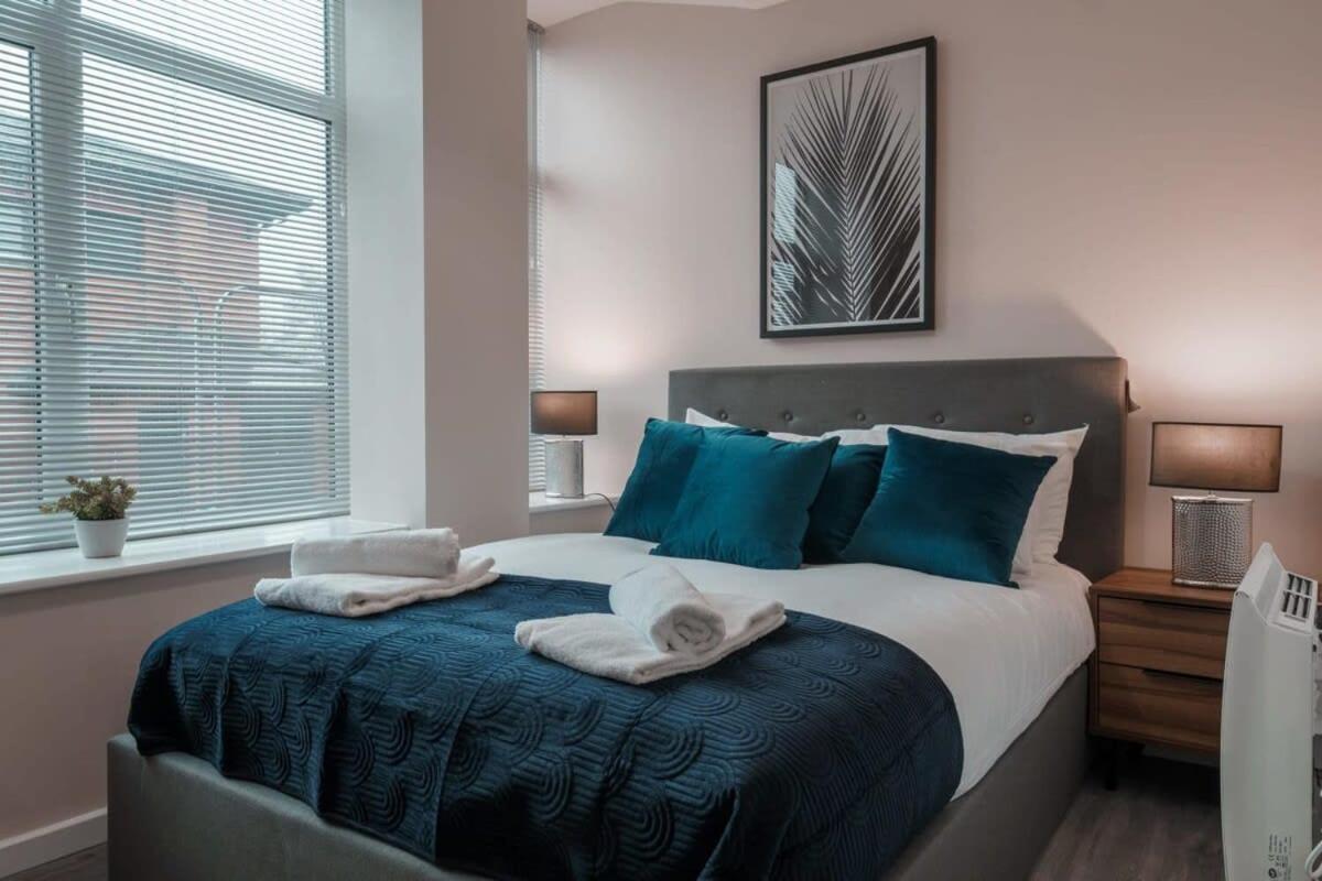 Contemporary 2 Bed Manchester Apartment - Sleeps 4 Kültér fotó
